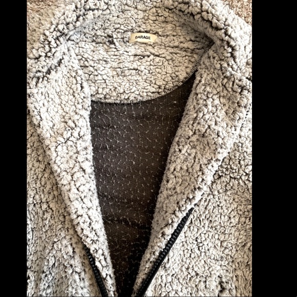 Furry sweater - Picture 3 of 4